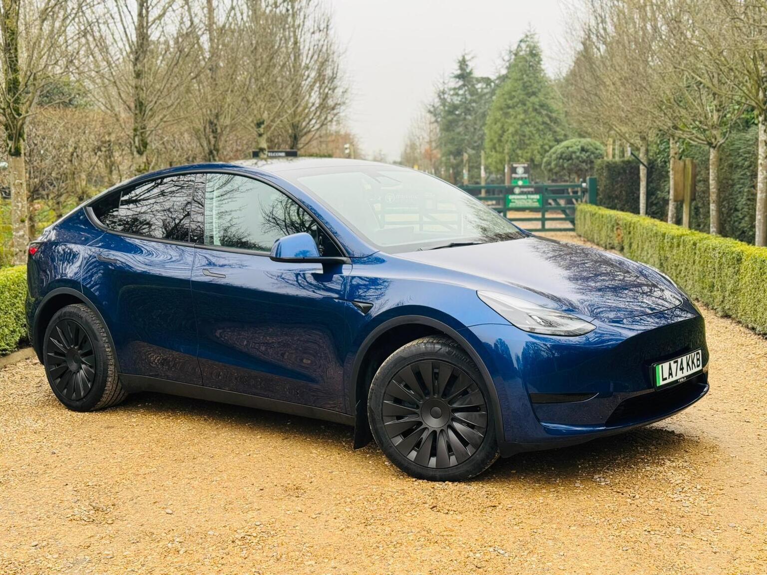 2024 Tesla MODEL Y Long Range Auto RWD 5dr, exterior view 2