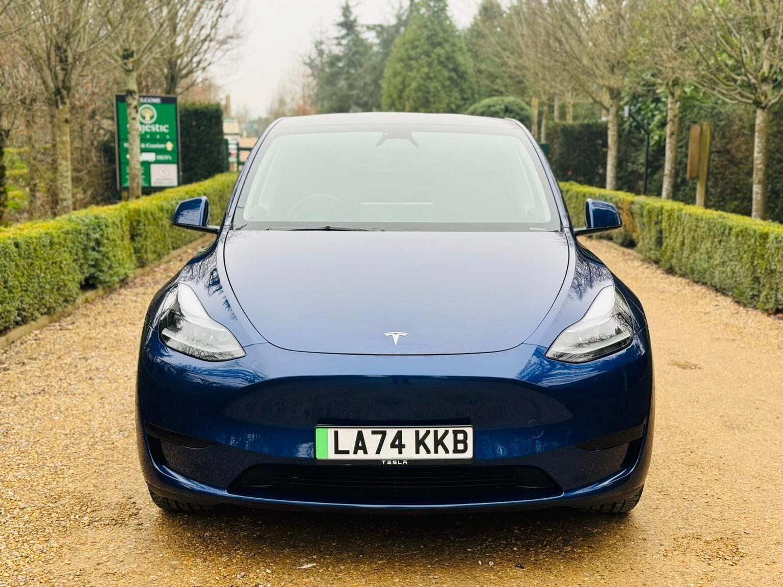 2024 Tesla MODEL Y Long Range Auto RWD 5dr, exterior view 3