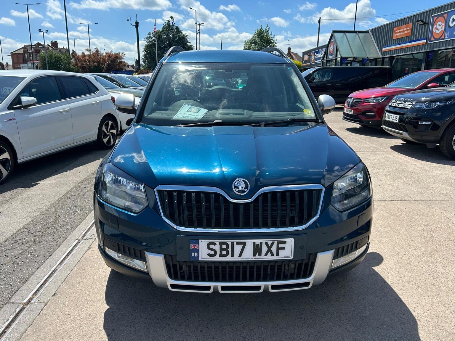 2017 Skoda YETI 2.0 TDI SE Drive Outdoor Euro 6 (s/s) 5dr, exterior view 3