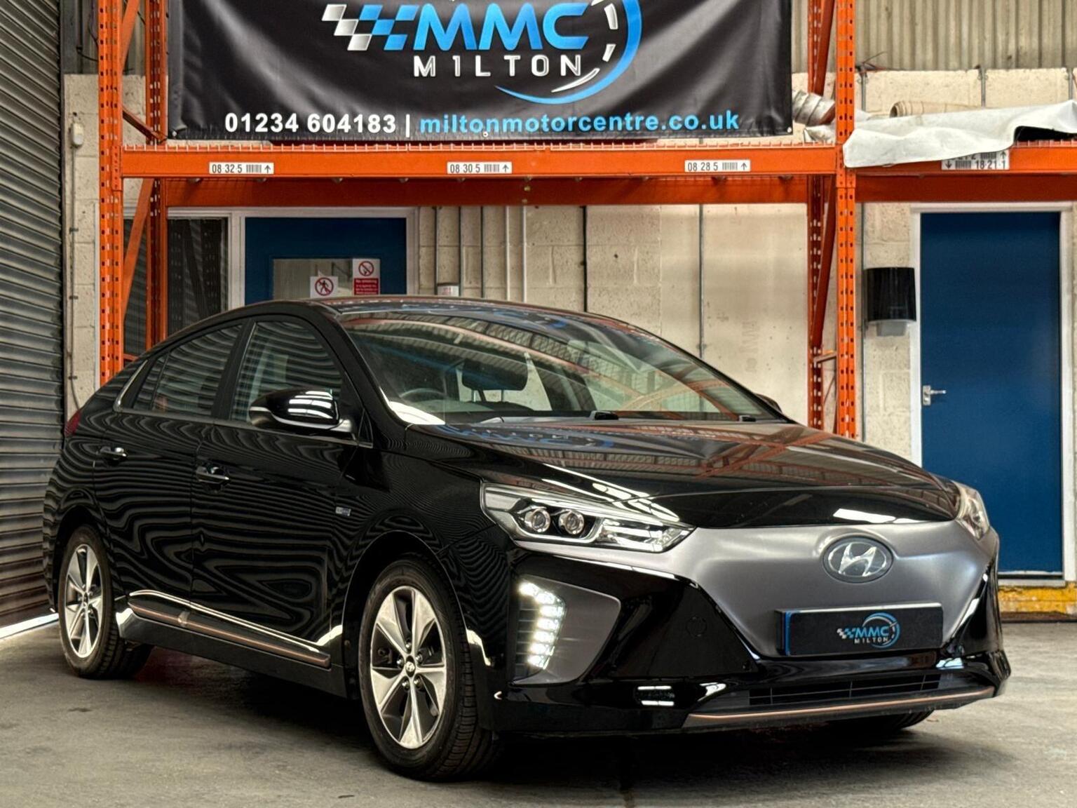 2017 Hyundai IONIQ 28kWh Premium SE Auto 5dr, exterior view 2