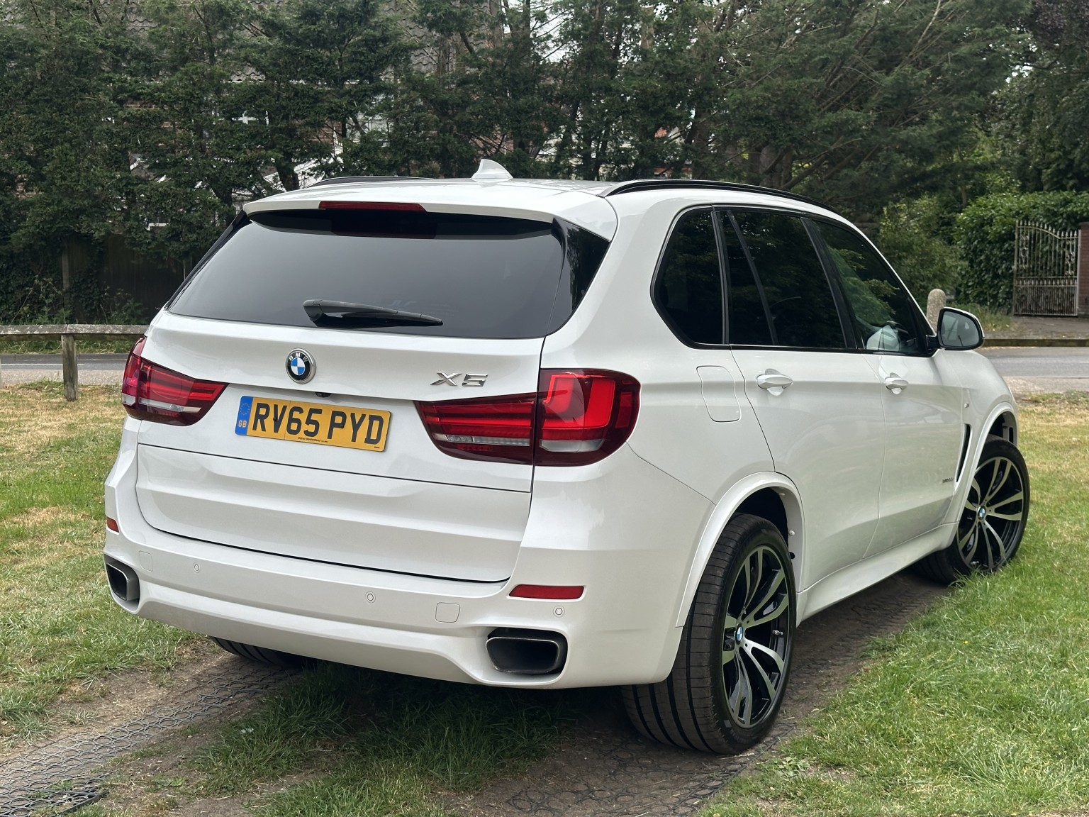 2015 BMW X5 3.0 X5 xDrive30d M Sport, exterior view 4