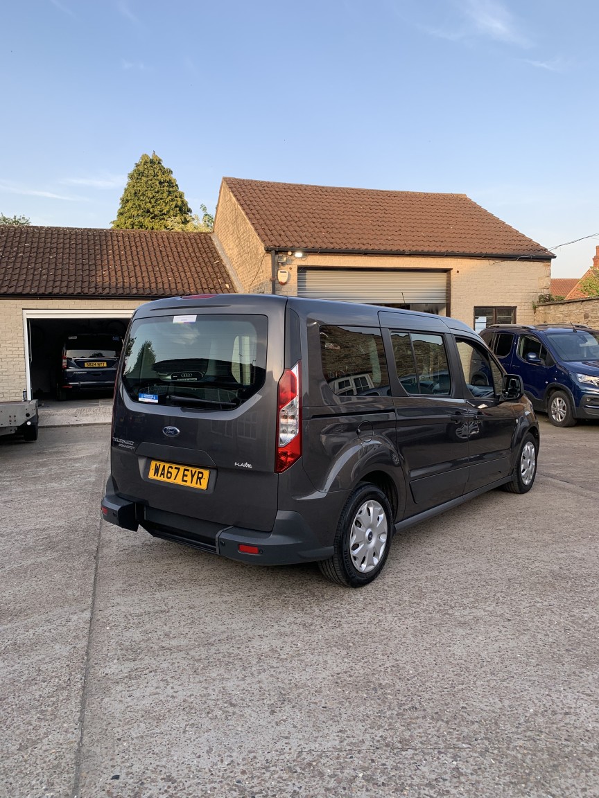 2017 Ford GRAND TOURNEO CONNECT 1.5 TDCi Zetec, exterior view 4