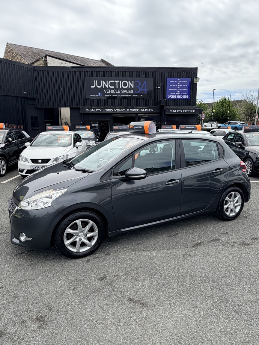 2014 Peugeot 208 1.0 VTi Active for sale, exterior front view