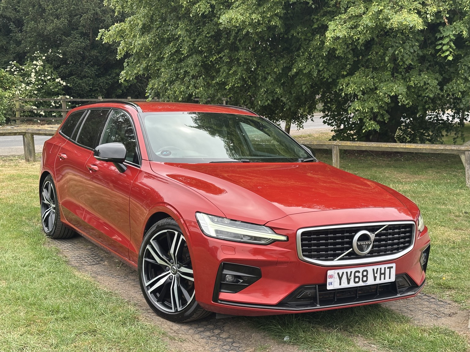 2019 VOLVO V60 2.0 R-Design Pro D4