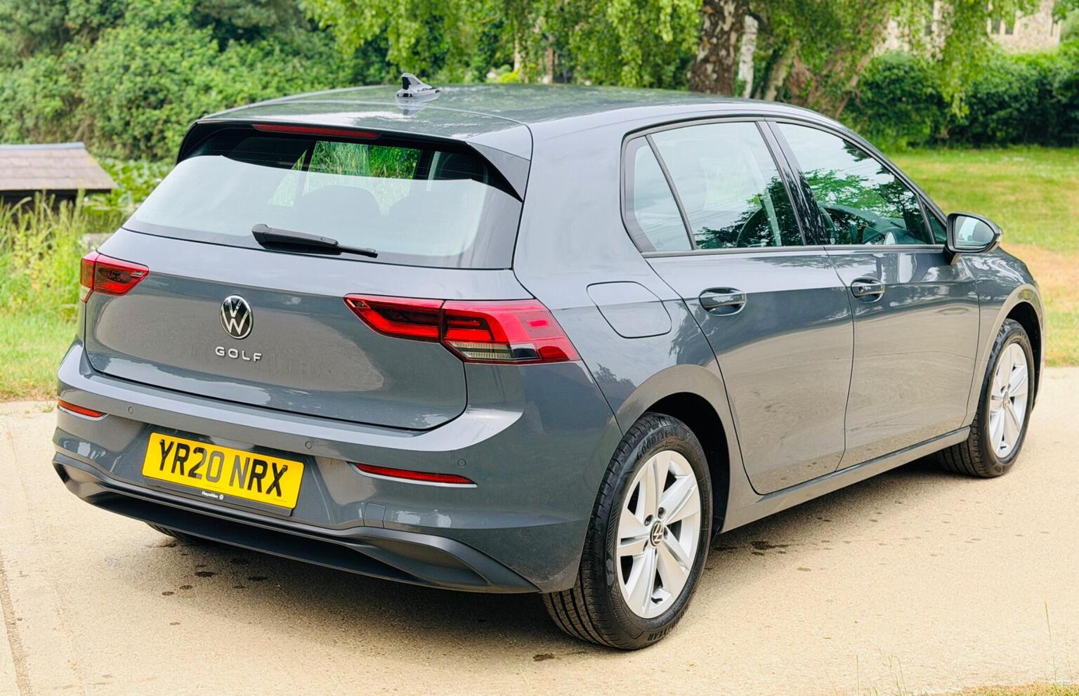 2020 Volkswagen GOLF 1.5 TSI Life Euro 6 (s/s) 5dr, exterior view 4