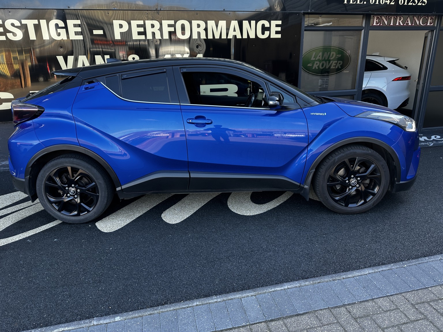 2019 Toyota C-HR 1.8 VVT-h Dynamic, exterior view 3