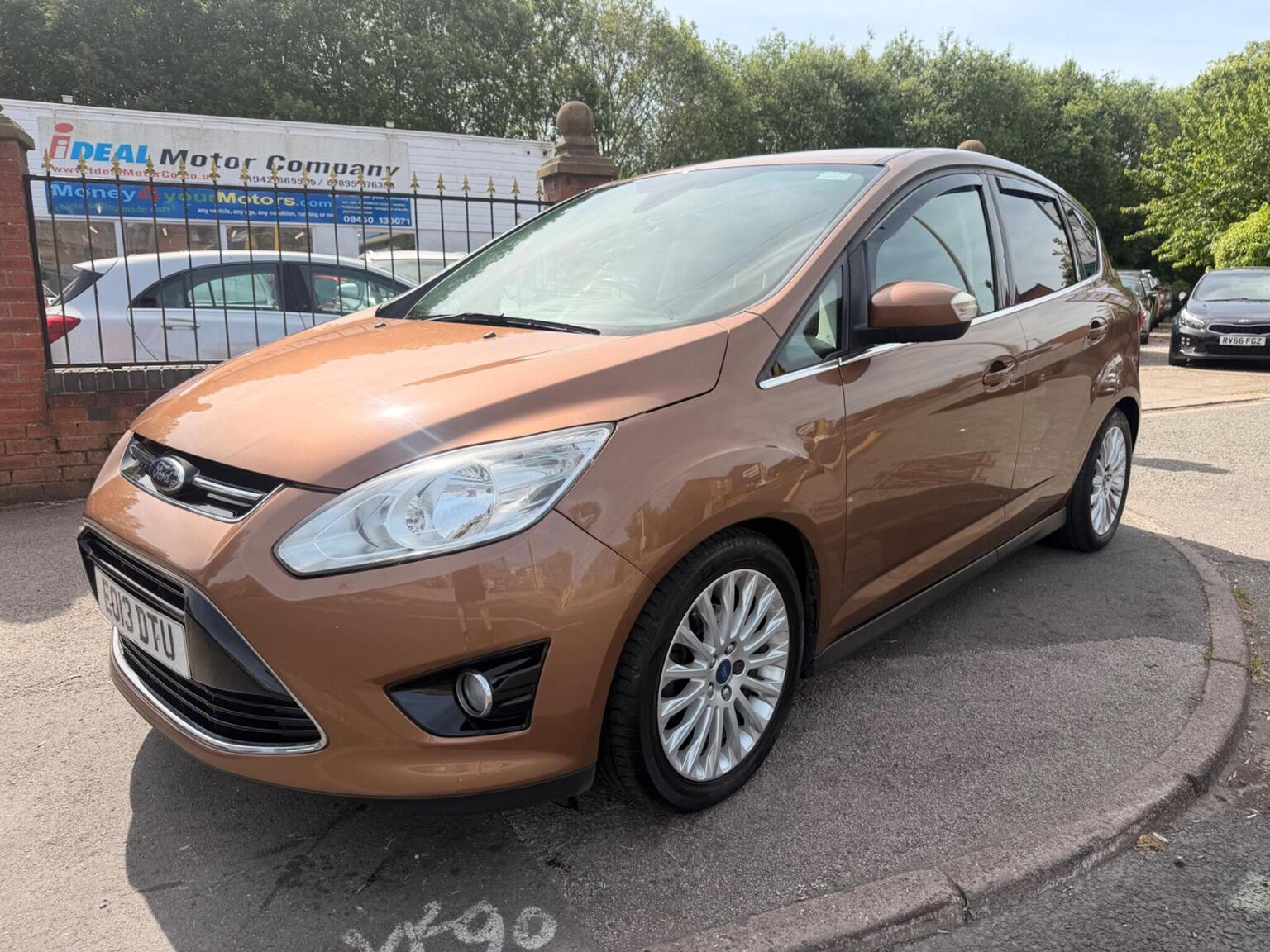 2013 Ford C-MAX 1.0T EcoBoost Titanium Euro 5 (s/s) 5dr, exterior view 3