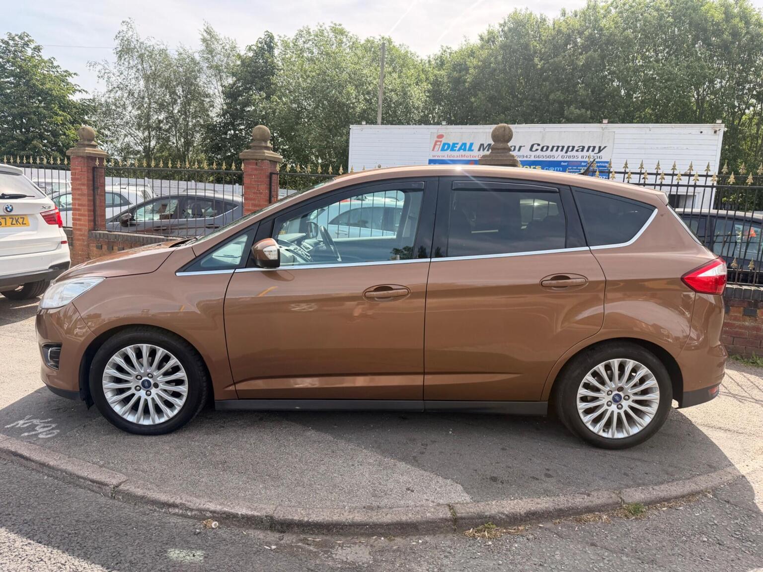 2013 Ford C-MAX 1.0T EcoBoost Titanium Euro 5 (s/s) 5dr, exterior view 4