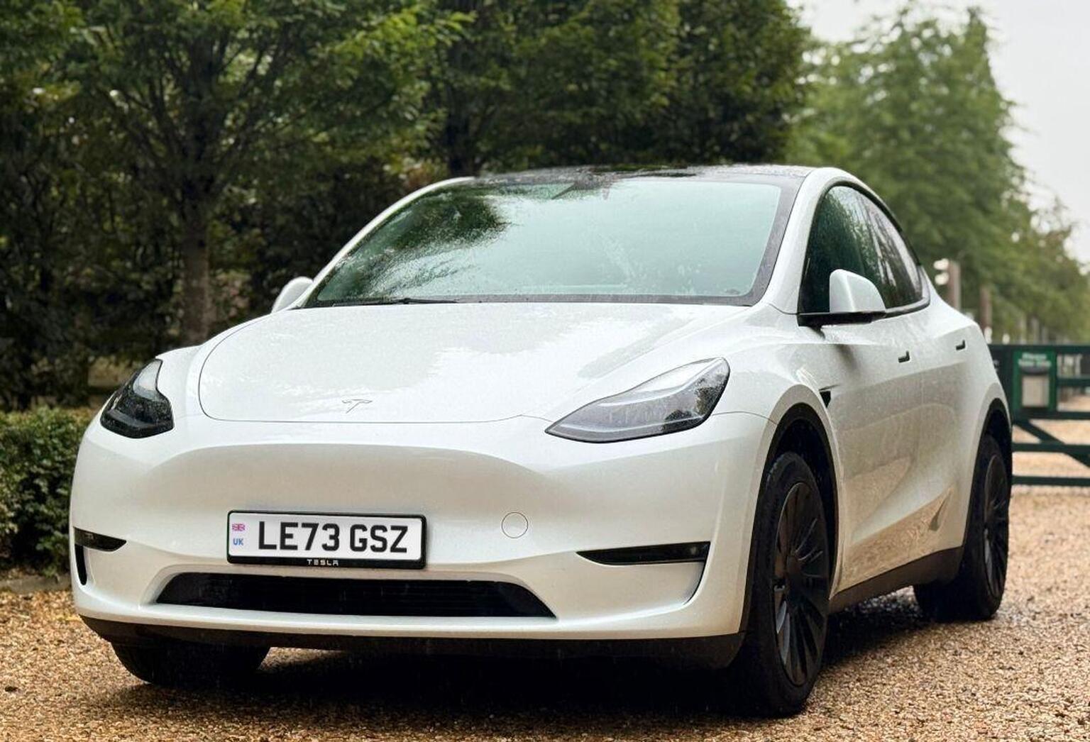 2024 Tesla MODEL Y (Dual Motor) Long Range Auto 4WDE 5dr, exterior view 2