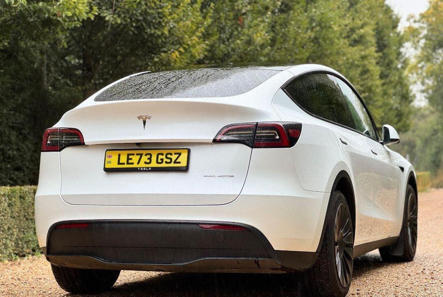 2024 Tesla MODEL Y (Dual Motor) Long Range Auto 4WDE 5dr, exterior view 3