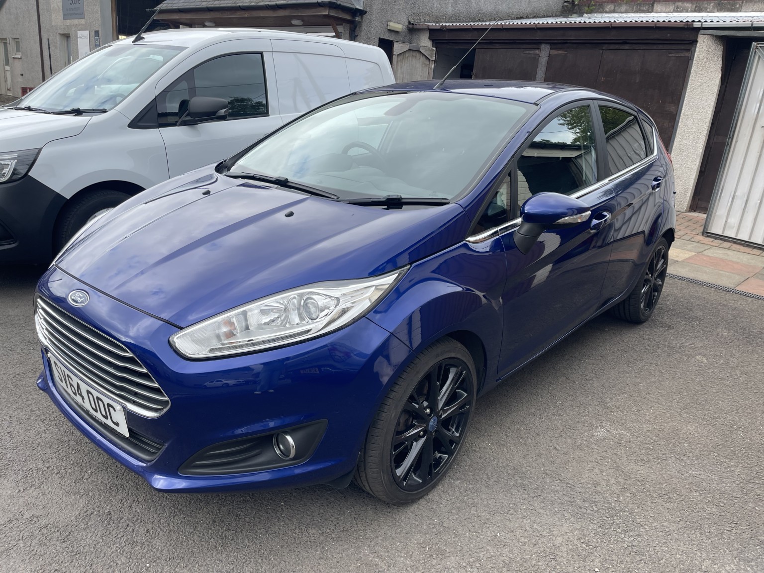 2014 Ford FIESTA 1.0 T EcoBoost Titanium, exterior view 3