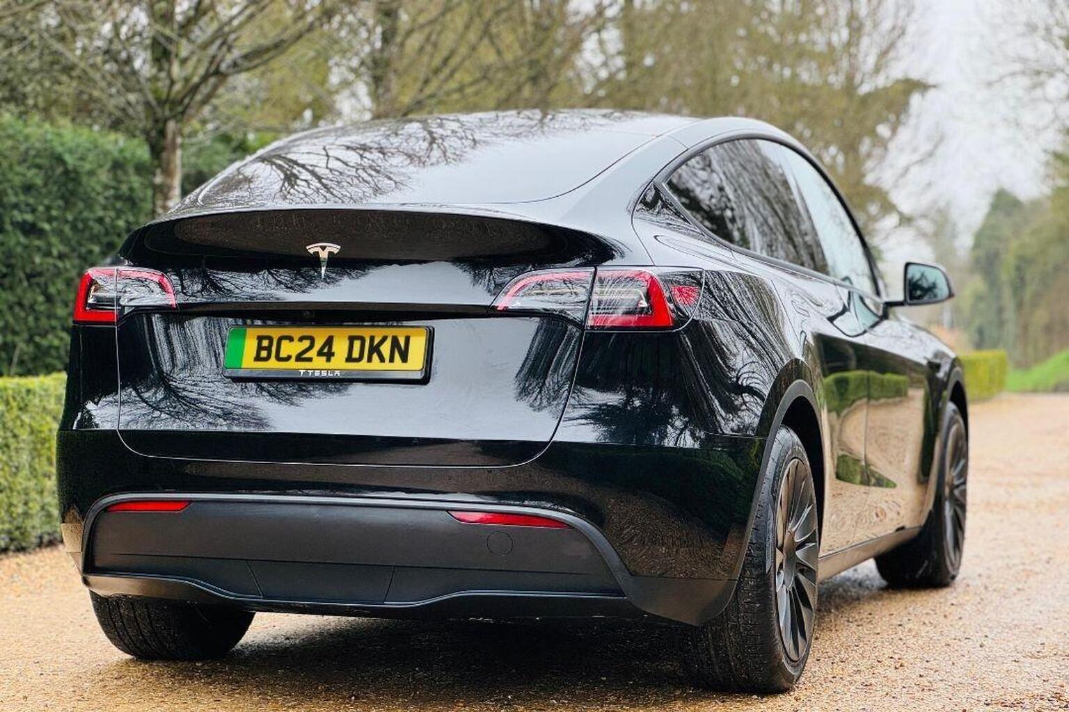 2024 Tesla MODEL Y Auto RWD 5dr, exterior view 3