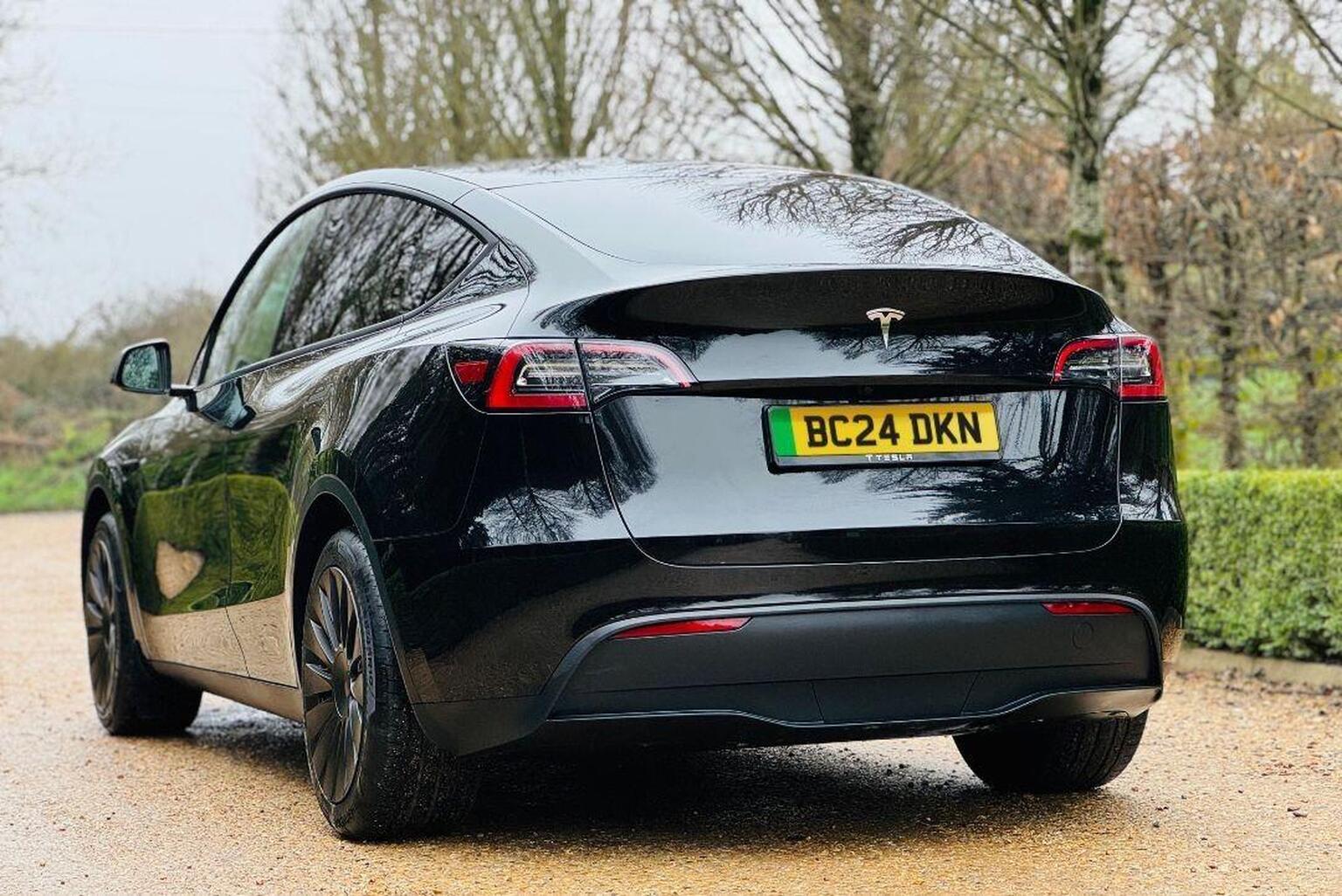2024 Tesla MODEL Y Auto RWD 5dr, exterior view 4