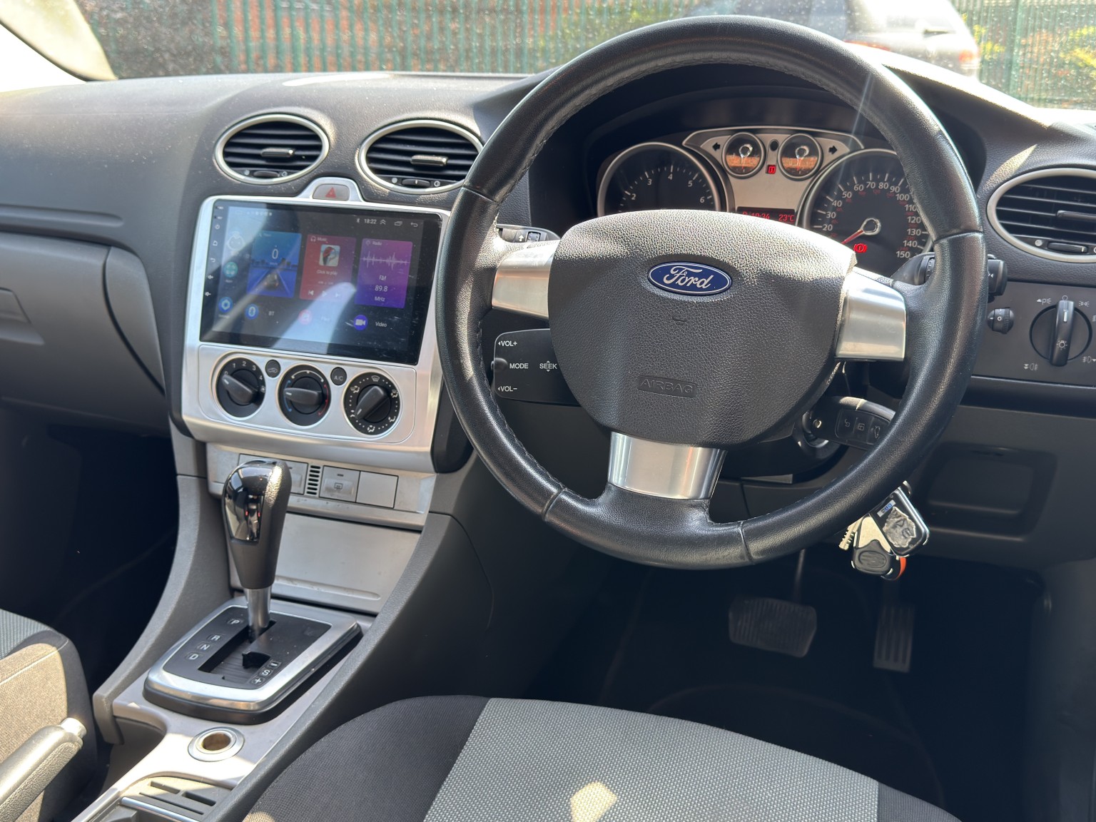2010 Ford FOCUS 1.6 Zetec 5dr Auto, exterior view 2