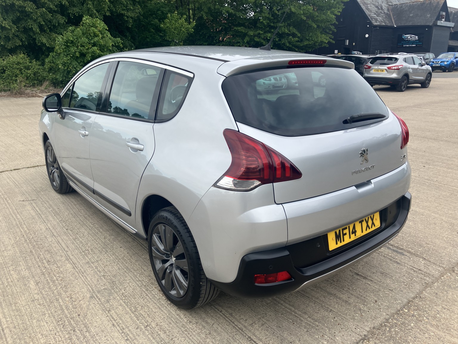 2014 Peugeot 3008 1.6 HDi Active, exterior view 4