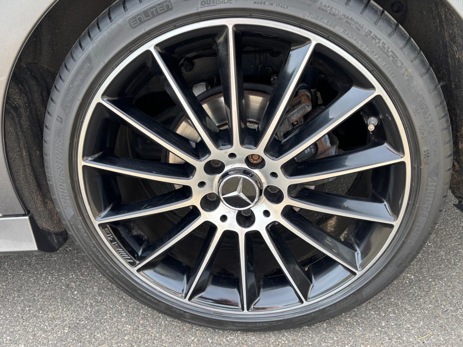 2021 Mercedes-Benz A CLASS 2.0 A200d Exclusive Edition 8G-DCT Euro 6 (s/s) 5dr, exterior view 4