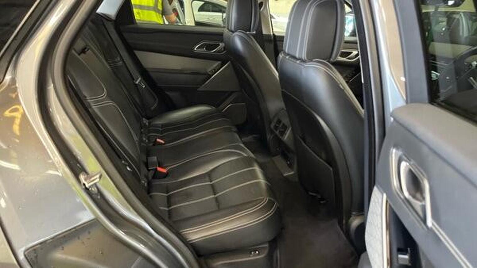 2018 Land Rover RANGE ROVER VELAR 2.0 D240 HSE Auto 4WD Euro 6 (s/s) 5dr, exterior view 3