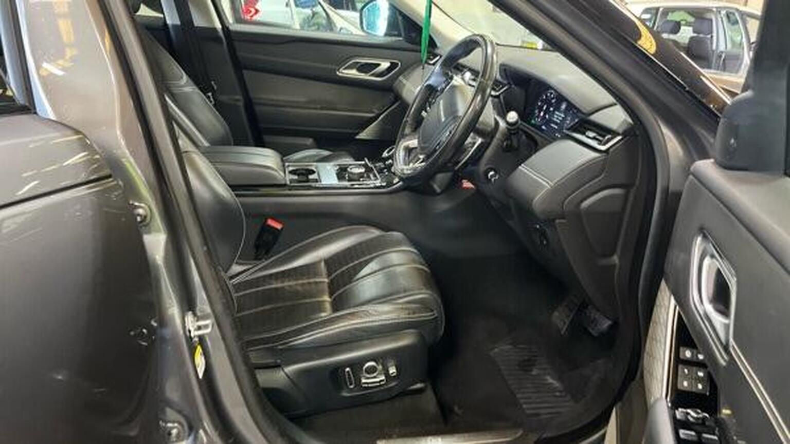 2018 Land Rover RANGE ROVER VELAR 2.0 D240 HSE Auto 4WD Euro 6 (s/s) 5dr, exterior view 4