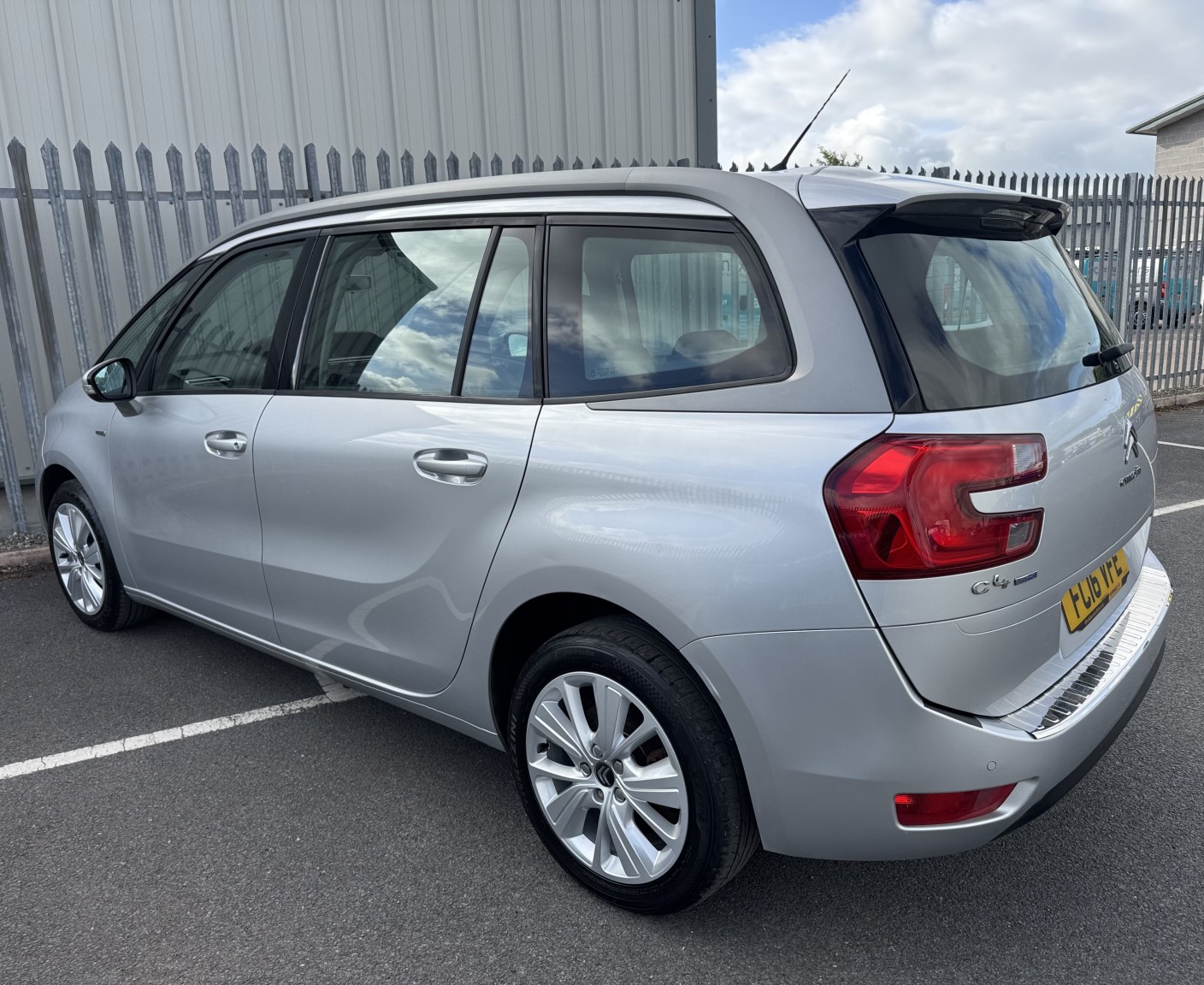 2016 Citroen GRAND C4 PICASSO 1.6 HDI EXCLUSIVE 7 SEATER AUTOMATIC, exterior view 4