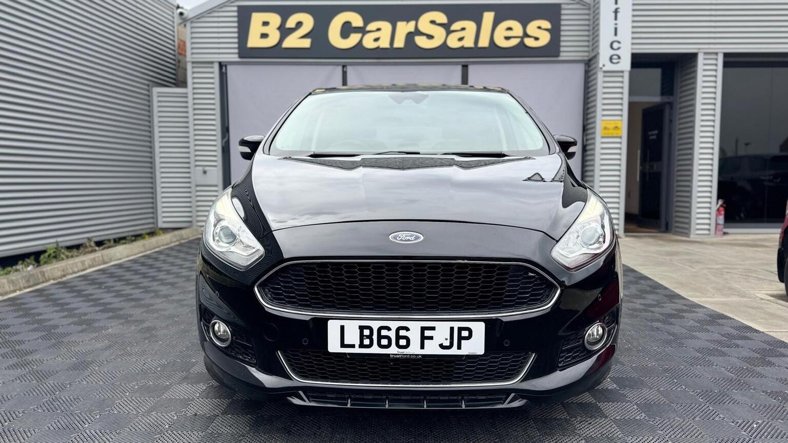 2016 Ford S-MAX 2.0 TDCi Titanium Sport Powershift Euro 6 (s/s) 5dr, exterior view 4