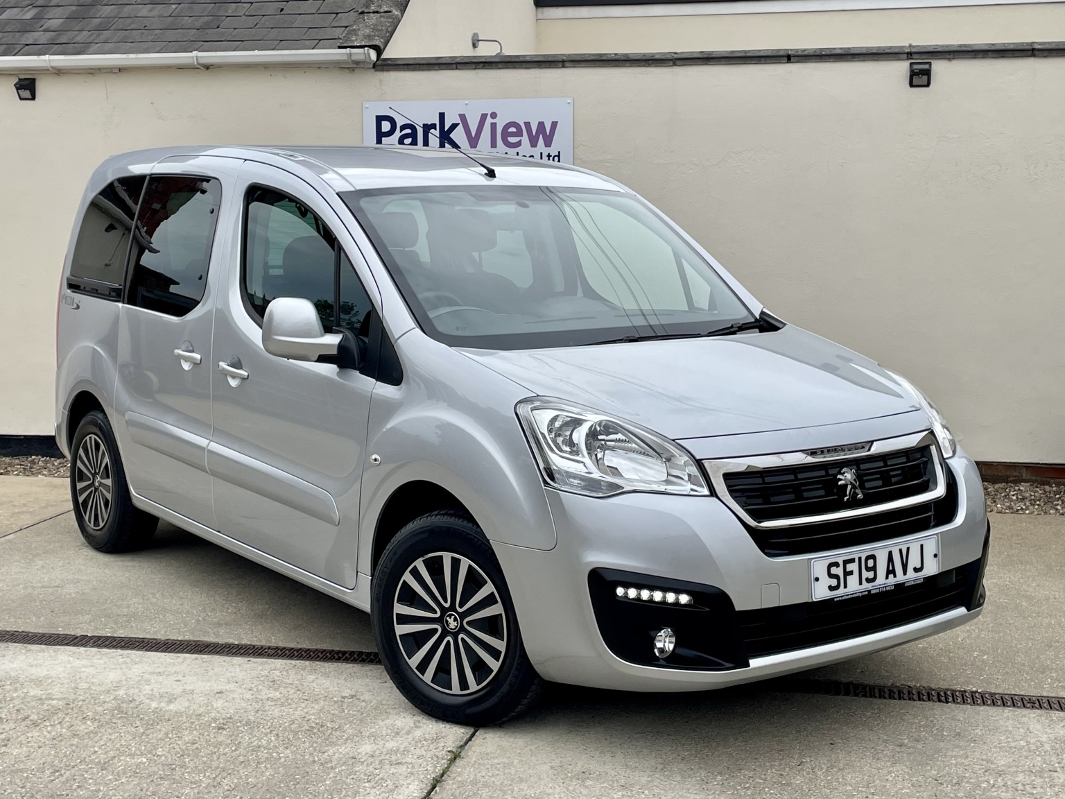 2019 Peugeot PARTNER TEPEE  1.6 BlueHDie Active Automatic HORIZON – ALLIED MOBILITY CONVERSION WHEELCHAIR ADAPTED 2019, exterior view 2
