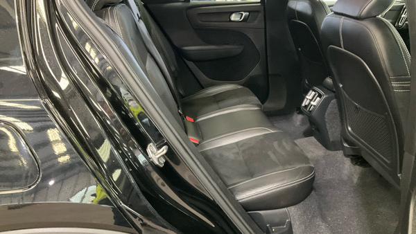 2019 Volvo XC40 D3 R-DESIGN, exterior view 4