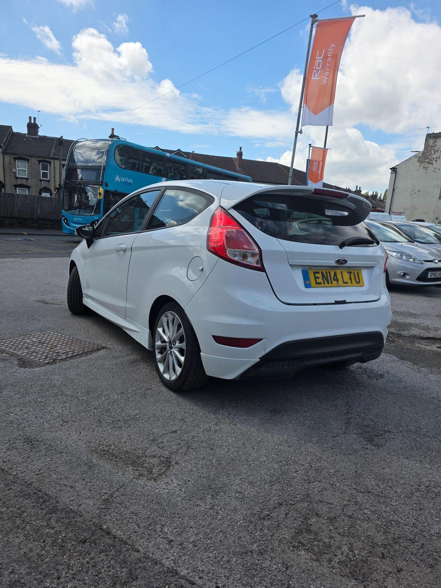 2014 Ford FIESTA 1.0T EcoBoost Zetec S Euro 5 (s/s) 3dr, exterior view 4