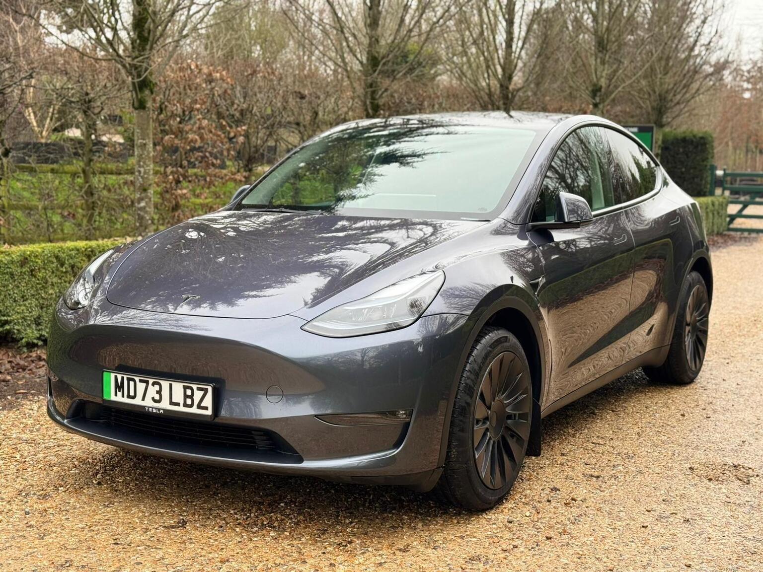 2023 Tesla MODEL Y (Dual Motor) Long Range Auto 4WDE 5dr, exterior view 2