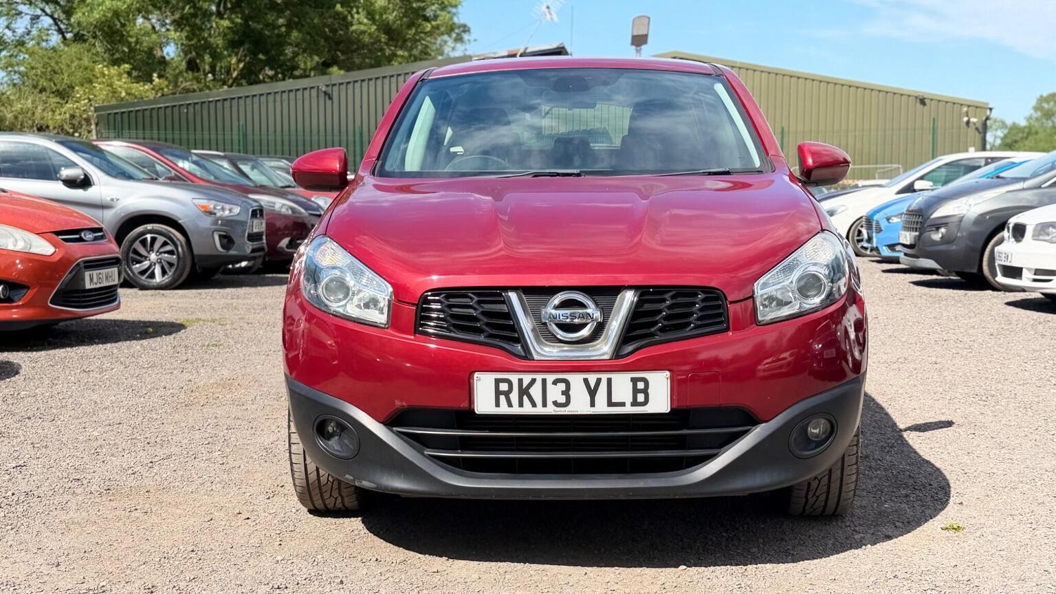 2013 Nissan QASHQAI 1.5 dCi Acenta 2WD Euro 5 5dr, exterior view 2