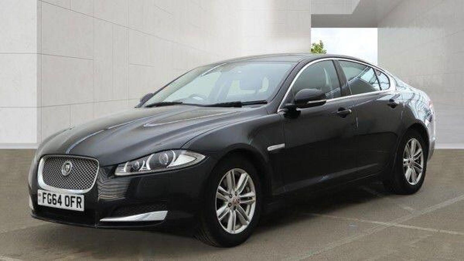 2014 Jaguar XF 2.2d Luxury Auto Euro 5 (s/s) 4dr, exterior view 2