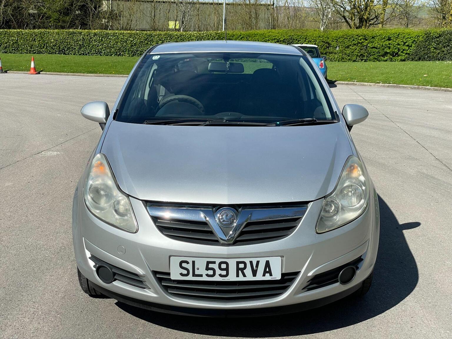 2009 Vauxhall CORSA 1.2i 16v Breeze 3dr, exterior view 2