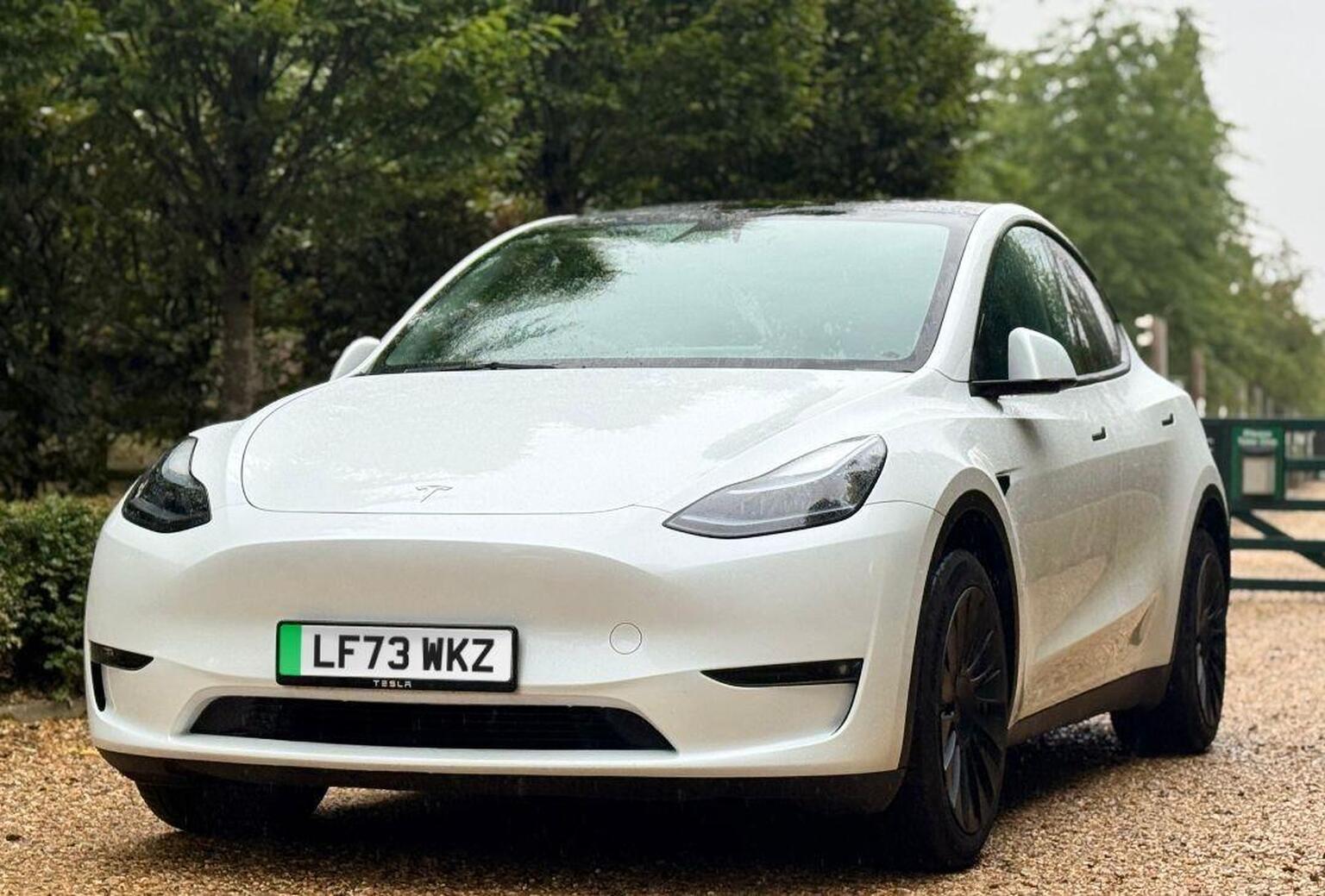 2023 Tesla MODEL Y (Dual Motor) Long Range Auto 4WDE 5dr, exterior view 2