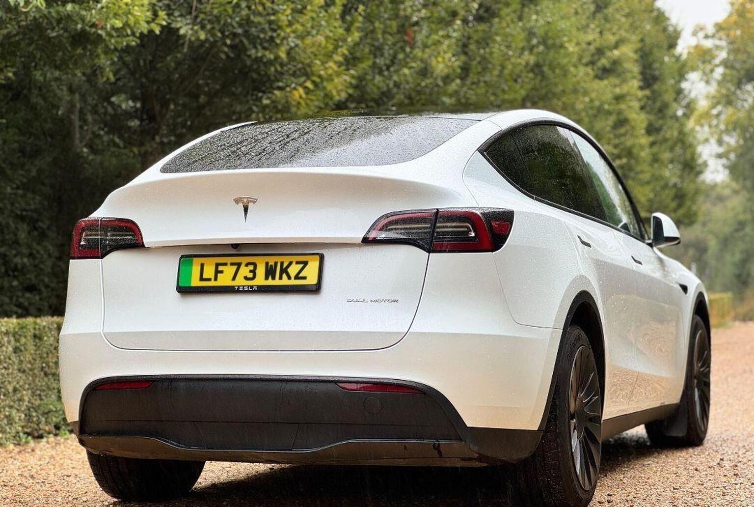 2023 Tesla MODEL Y (Dual Motor) Long Range Auto 4WDE 5dr, exterior view 3