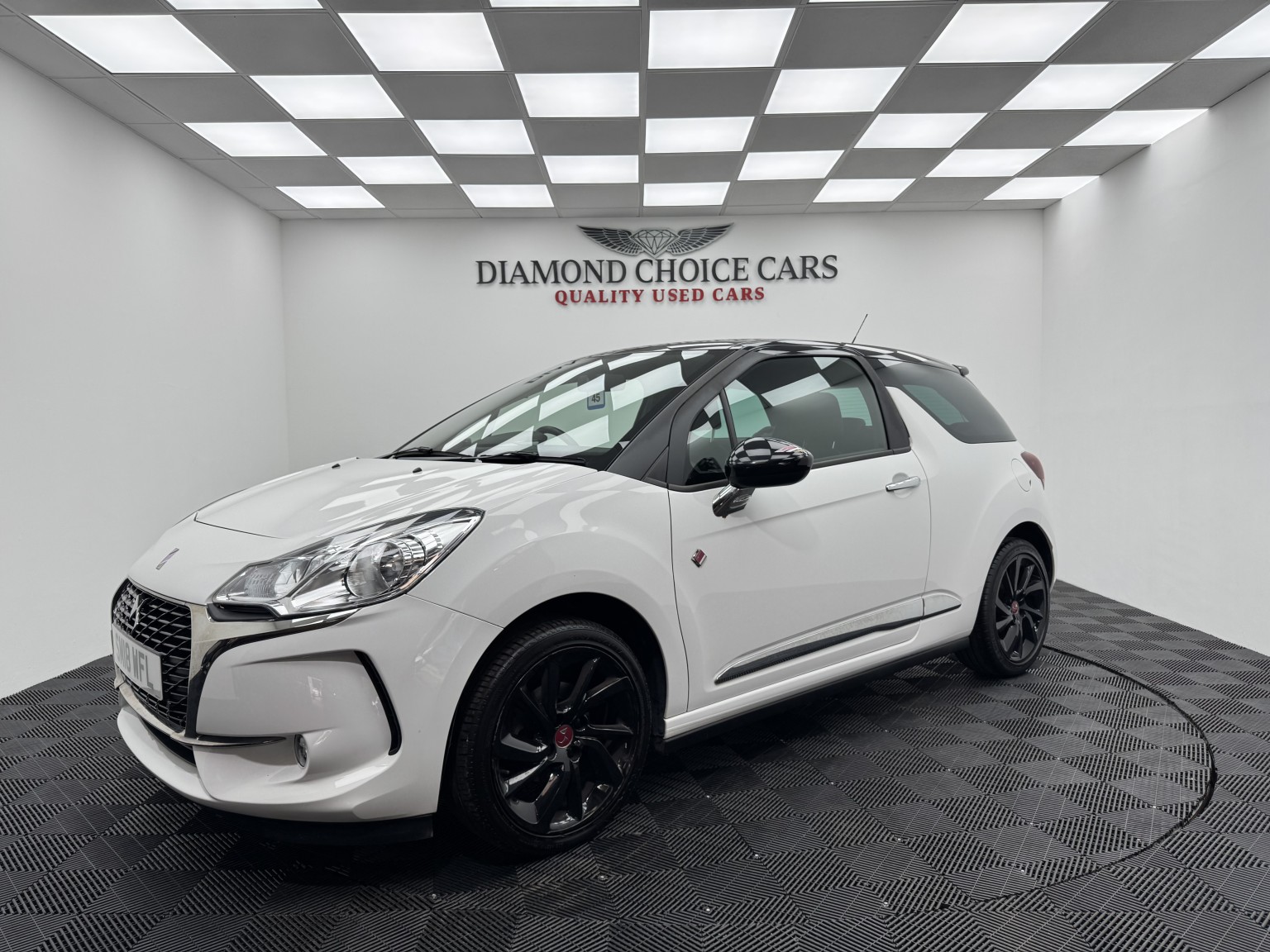 2018 Ds Automobiles DS 3 1.2 PureTech Performance Line, exterior view 3