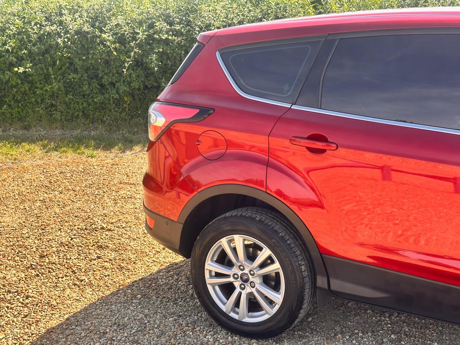 2016 Ford KUGA 1.5 TDCi Zetec Euro 6 (s/s) 5dr, exterior view 3