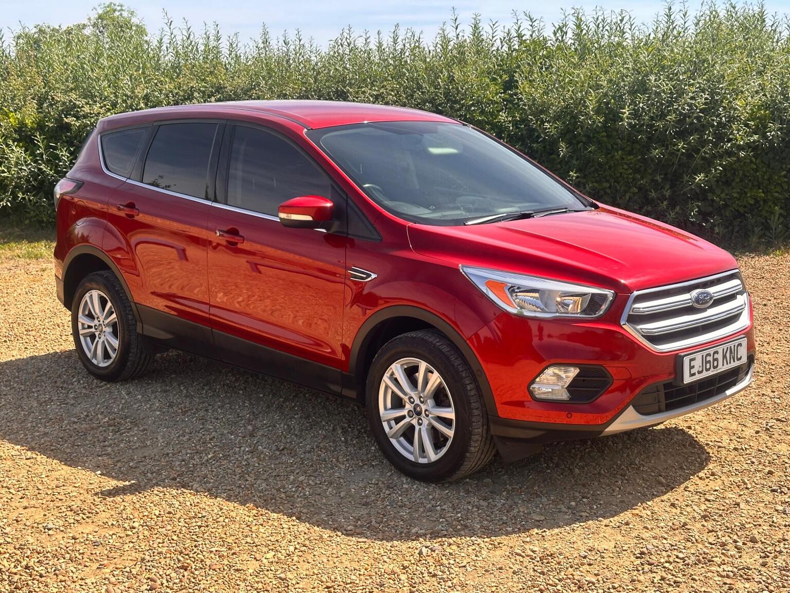 2016 Ford KUGA 1.5 TDCi Zetec Euro 6 (s/s) 5dr, exterior view 4