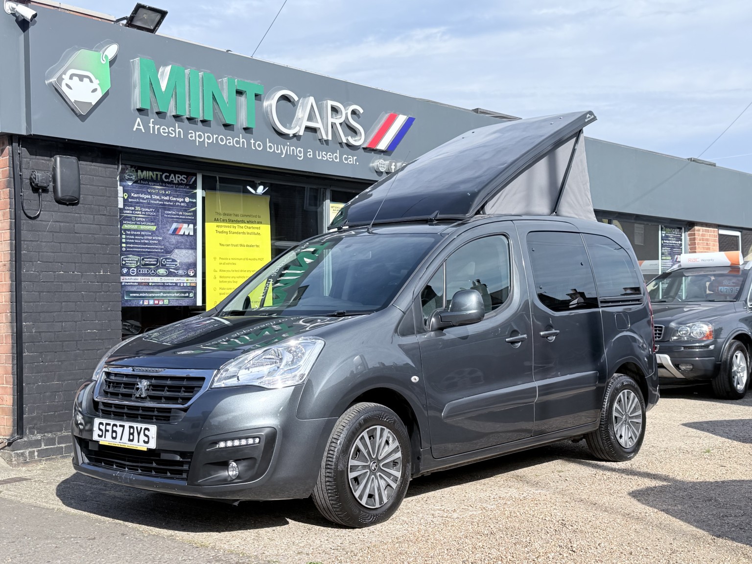 2017 Peugeot PARTNER TEPEE 1.6 BlueHDi Allure, exterior view 3
