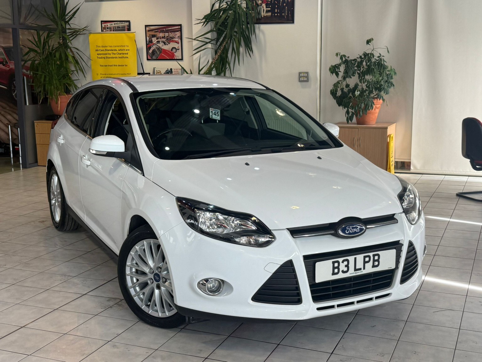 2013 Ford FOCUS 1.0 T EcoBoost Zetec for sale, exterior front view