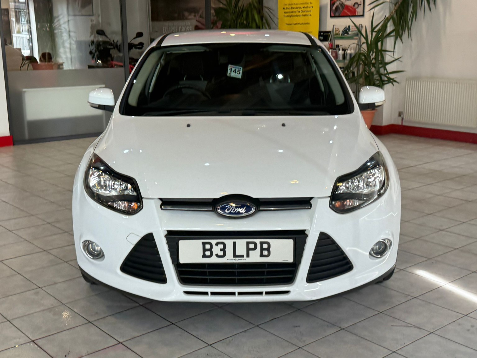 2013 Ford FOCUS 1.0 T EcoBoost Zetec, exterior view 3