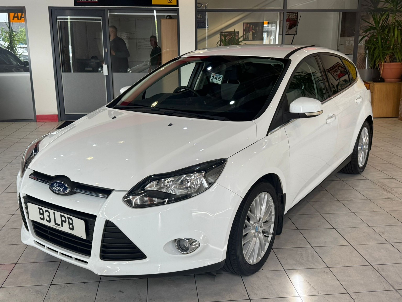 2013 Ford FOCUS 1.0 T EcoBoost Zetec, exterior view 4