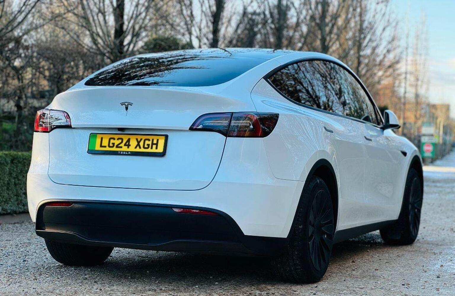 2024 Tesla MODEL Y Auto RWD 5dr, exterior view 3