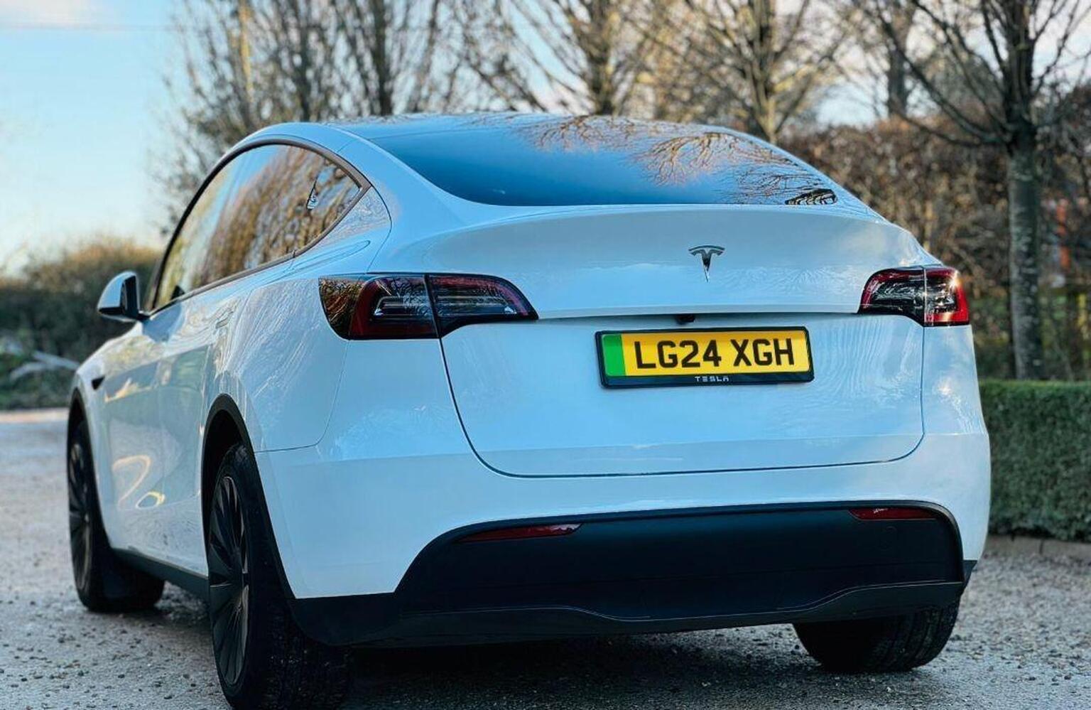 2024 Tesla MODEL Y Auto RWD 5dr, exterior view 4