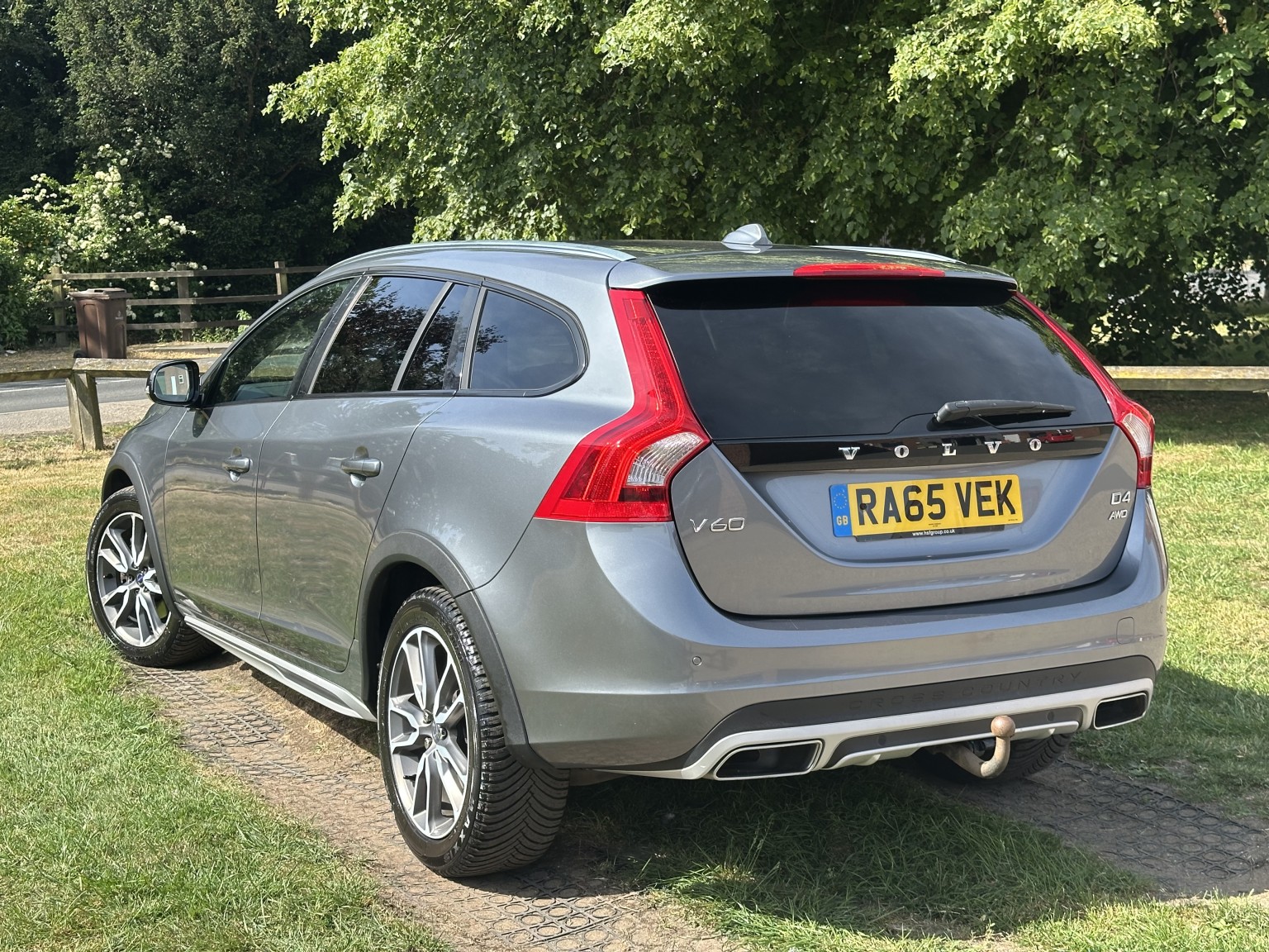 2016 Volvo V60 CROSS COUNTRY 2.4 Lux D4 AWD, exterior view 3