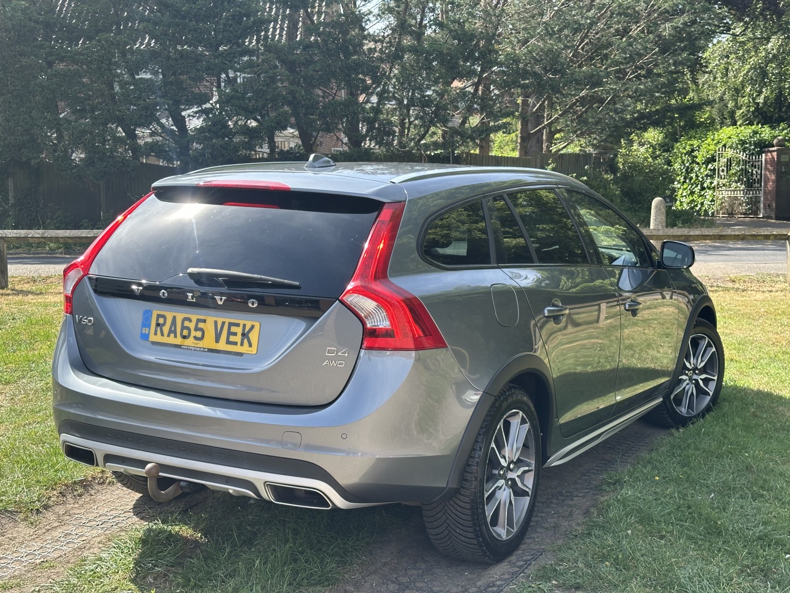 2016 Volvo V60 CROSS COUNTRY 2.4 Lux D4 AWD, exterior view 4