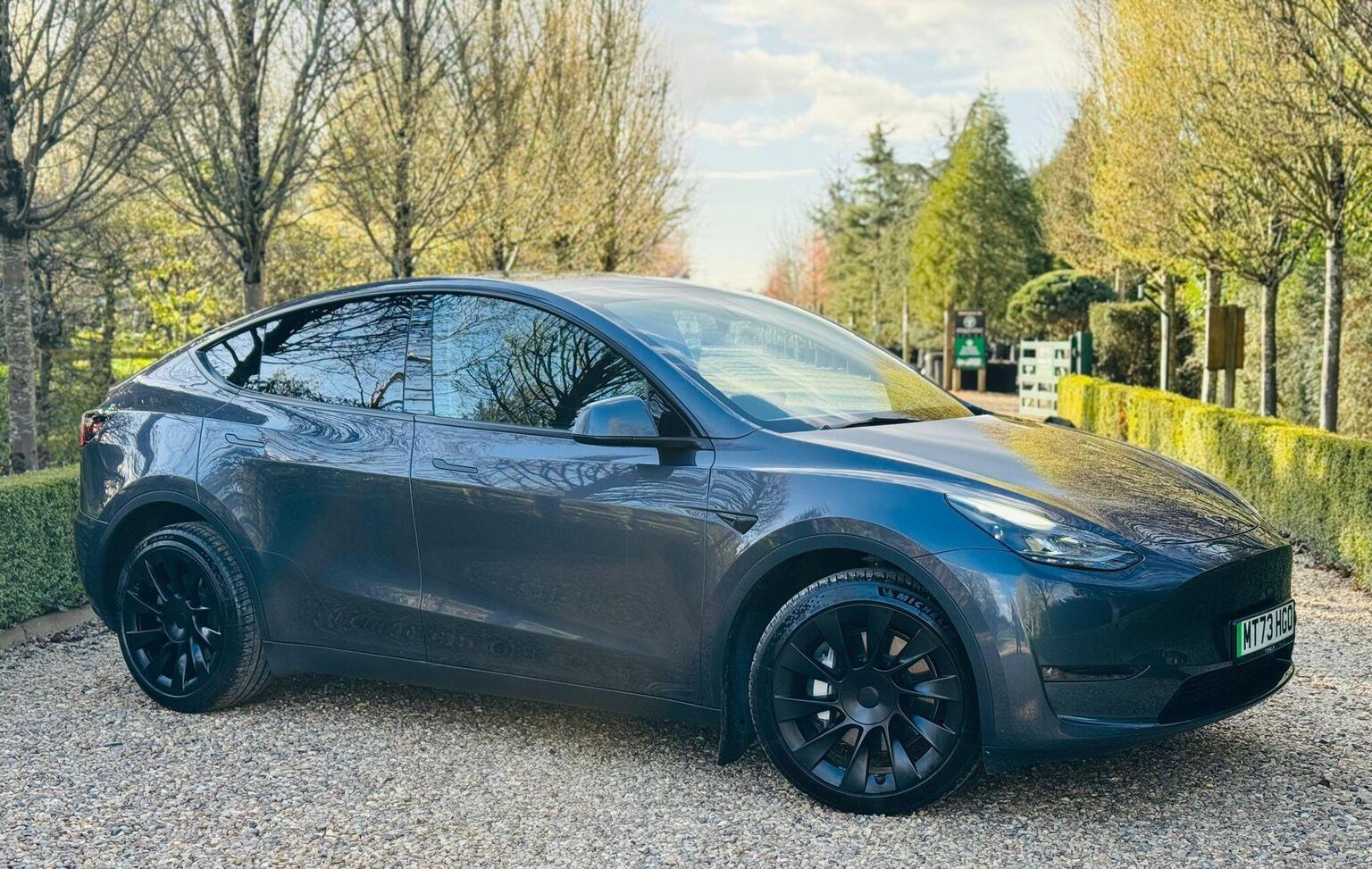 2023 Tesla MODEL Y (Dual Motor) Long Range Auto 4WDE 5dr, exterior view 2