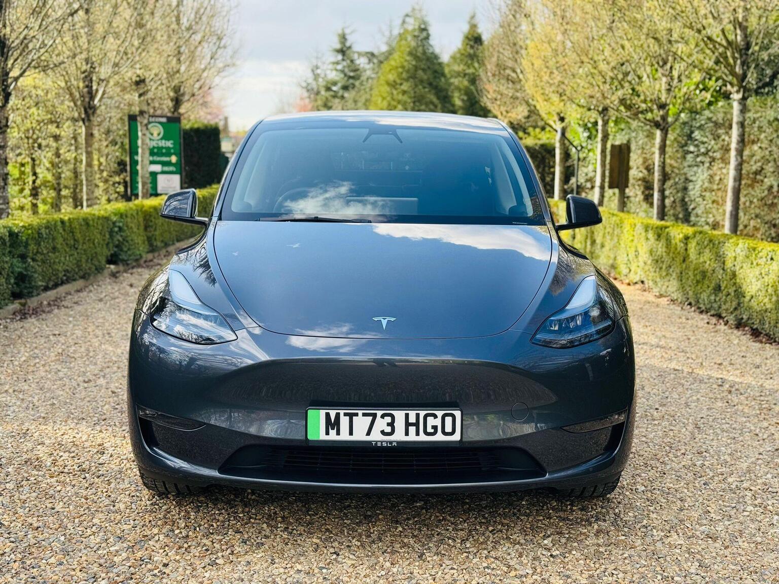 2023 Tesla MODEL Y (Dual Motor) Long Range Auto 4WDE 5dr, exterior view 3