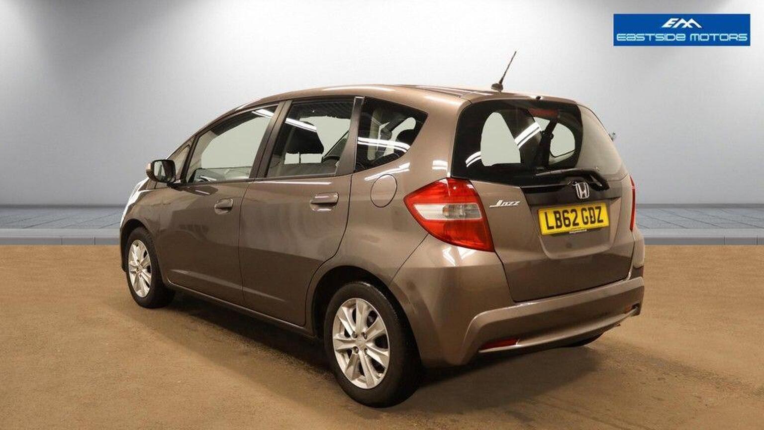2013 Honda JAZZ 1.4 i-VTEC ES CVT Euro 5 5dr, exterior view 3