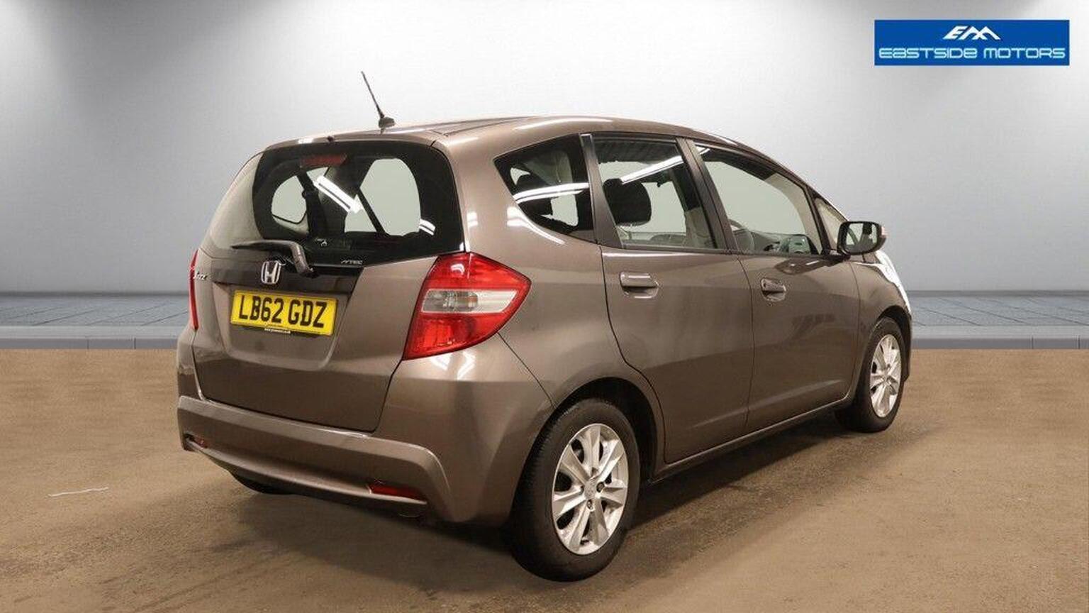 2013 Honda JAZZ 1.4 i-VTEC ES CVT Euro 5 5dr, exterior view 4
