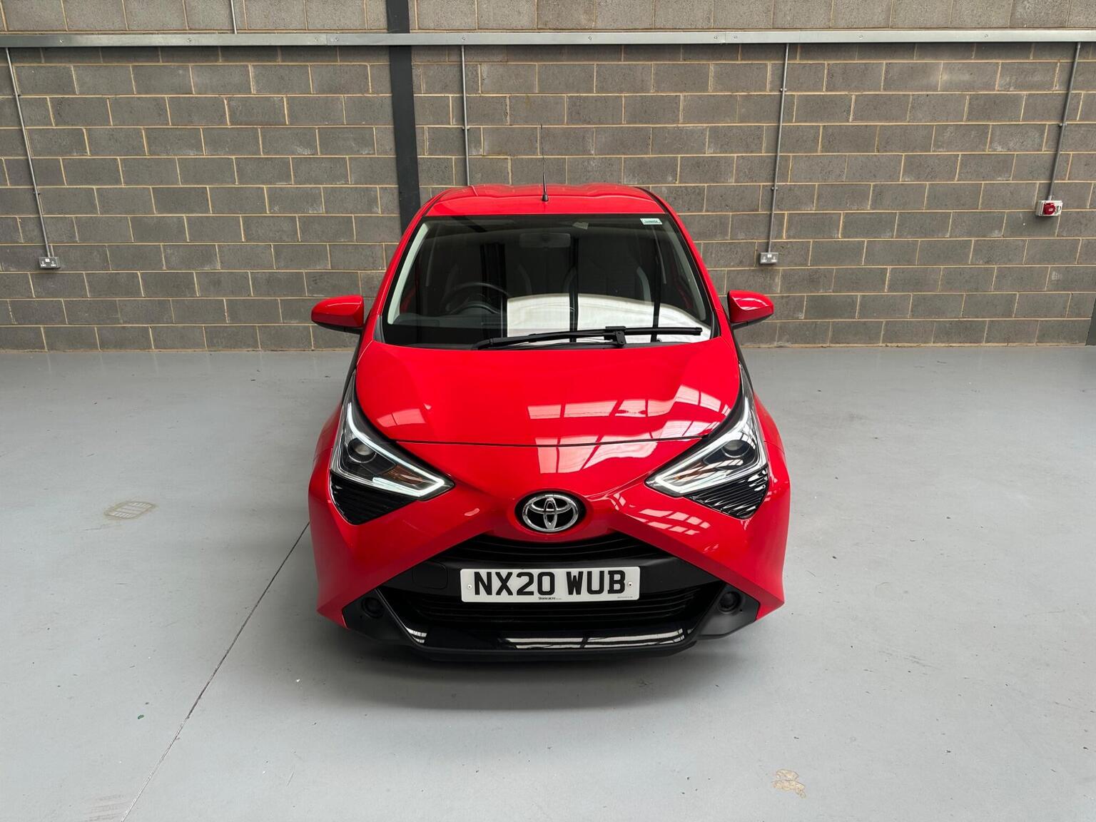 2020 Toyota AYGO 1.0 VVT-i x-play Euro 6 5dr, exterior view 2
